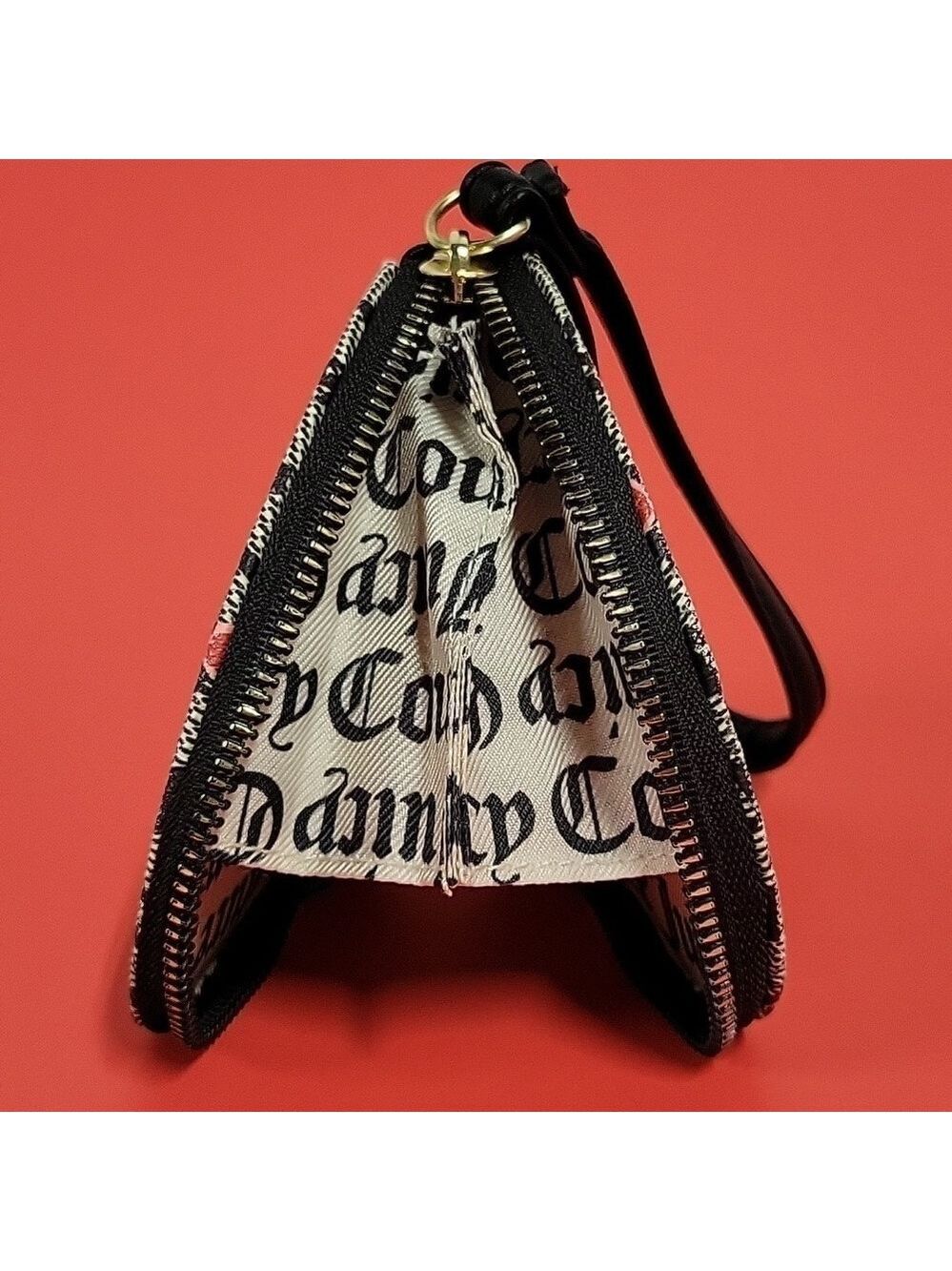 Juicy Couture Los Angeles Heart Shaped Wristlet - Picture 5 of 7